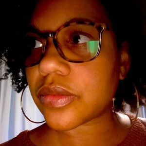 Meet your Posher, Naomi